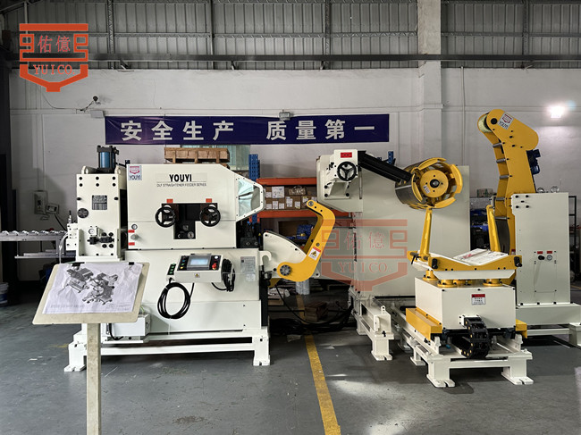 沖壓三合一送料機(jī)在沖壓自動化中如何起到節(jié)省人工提高生產(chǎn)效率的？